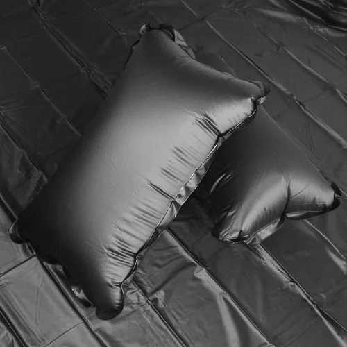 Vista 7 de Sábanas de cama impermeables de vinilo negro, sábana de masaje impermeable King con almohada inflable, sábana de juegos de 82.7 x 82.7 pulgadas