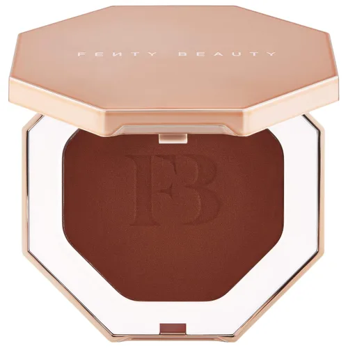 Vista 10 de Fenty Beauty by Rihanna Sun Stalk'r Instant Warmth Bronzer Bajan Gyal