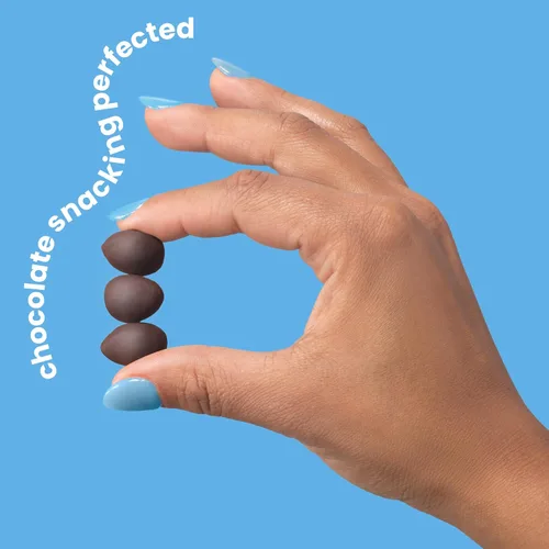 Vista 4 de UNREAL Almendras de chocolate negro - Certificado vegano, sin gluten, comercio justo, sin OMG, sin alcoholes de azúcar o soja (6 bolsas)