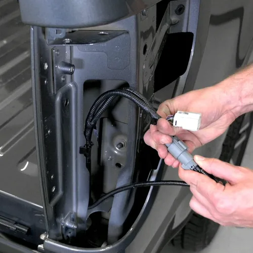 Vista 8 de Putco Barra de luz LED de hoja de 60 pulgadas para portón trasero, LED rojo/ámbar/blanco y arnés de conexión rápida Plug-N-Play, compatible