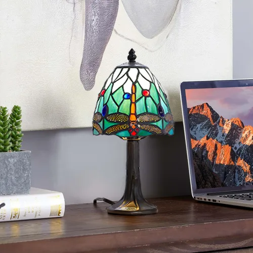 Vista 4 de Mini lámpara de mesa con diseño de libélula, hecha a mano estilo Tiffany con bombilla LED, fácil montaje, base resistente y estable para dormitorio
