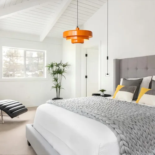 Vista 6 de FCTWAKS Lámpara colgante enchufable, luces colgantes naranjas de mediados de siglo con cable enchufable, pantalla de metal de 3 capas, polea