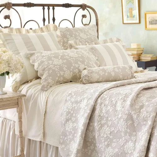 Vista 3 de Pine Cone Hill Petite Trellis - Colcha de matelasse marfil, tamaño individual, patrón sólido marfil