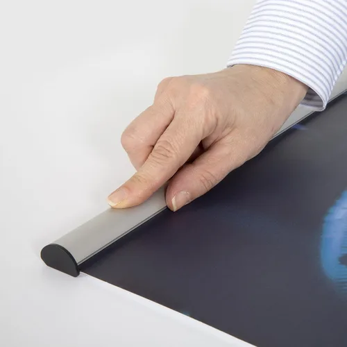 Vista 6 de Juego de póster de aluminio anodizado plateado (para póster de 72 pulgadas de ancho)