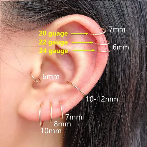 Vista 2 de Pequeños aretes de aro huggie de oro o plata de ley para mujeres y niñas, cartílago, nariz, hélix, tragus