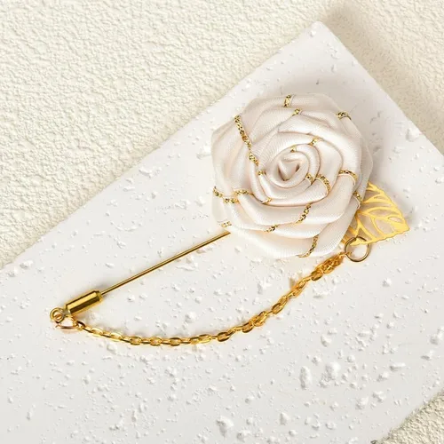 Vista 5 de Broche de rosa con diseño de flor de rosa con hoja dorada, broches de solapa para hombre, broche de cadena de borlas, broches de flor de rosas