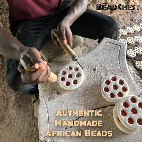 Vista 2 de The Bead Chest Kenya Brass Heishi Beads - Hilo completo de espaciadores de disco de metal africano de 0.118 in