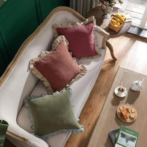 Vista 6 de patdrea Shabby Chic Rhodo - Juego de 2 fundas de almohada decorativas de 18 x 18 pulgadas, fundas de almohada de lino rojo con volantes, fundas