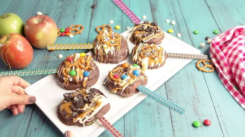 Vista 3 de Bling Candy - Palitos de manzana con diamantes de imitación de 6 pulgadas, brochetas puntiagudas de madera para mesa de postre, fiesta de té