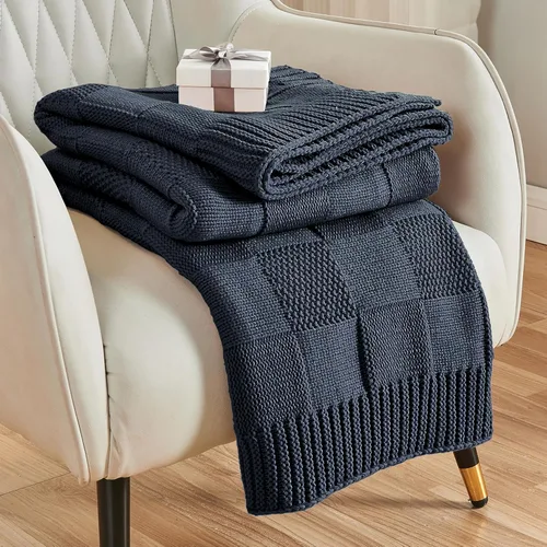 Vista 17 de CozeCube Manta de Punto a Cuadros, Manta a Cuadros Verde Oliva para Sofá, Manta Decorativa Navideña Suave Acogedora y Cálida de Punto para Cama Sofá