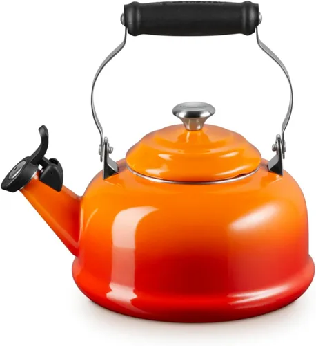 Vista 2 de Le Creuset Hervidor de té silbante esmaltado en acero con acabados metálicos, 1.7 cuartos de galón., Llama