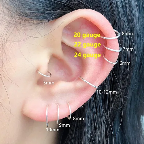 Vista 2 de Pequeños aretes de aro huggie de oro o plata de ley para mujeres y niñas, cartílago, nariz, hélix, tragus