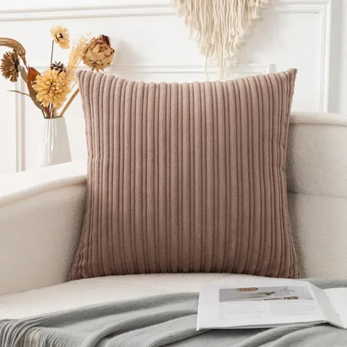 Vista 22 de UGASA - Fundas de almohada decorativas de terciopelo suave y sólidas de Navidad para sala de estar/sofá, 16 x 16 pulgadas, 2 unidades, color burdeos