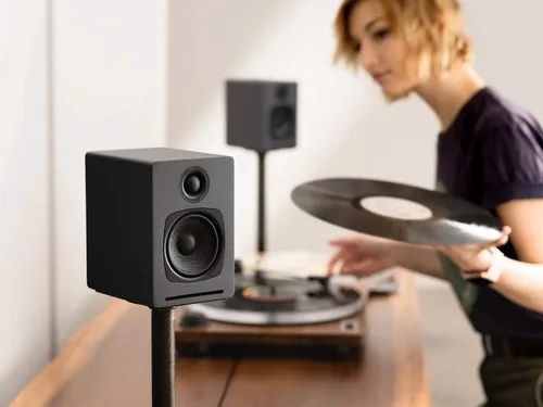 Vista 4 de Audioengine Sistema de música para el hogar A1 Altavoces estéreo Bluetooth aptX para estantería Conexión con cable o inalámbrica, entrada