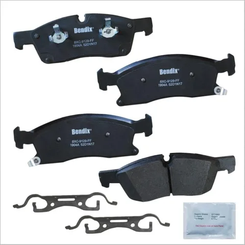 Vista 365 de Pastillas de Freno Delanteras Cerámicas Bendix Priority1 CFC430A para Modelos Selectos INFINITI G35, I30, Nissan 350Z, Altima, Juke, Maxima, Sentra