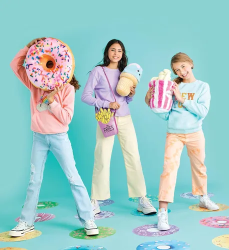 Vista 5 de iscream Sugar-riffic Almohada con forma de Donut con micropartículas impresas