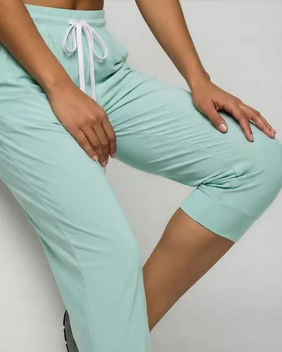 Vista 4 de Real Essentials 3-Pack Women's Ultra Soft Lounge Capri Joggers Sweatpants Athletic Yoga with Pockets(Available in Plus Size)