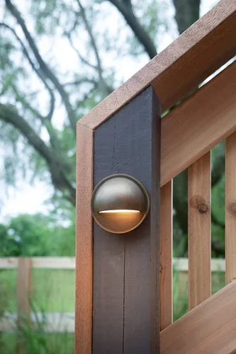 Vista 7 de VOLT Luz de cubierta de latón fundido de 12 V (bronce) con bombilla LED G4 blanca cálida de 3 W 2700 K para iluminación de paisaje de bajo voltaje