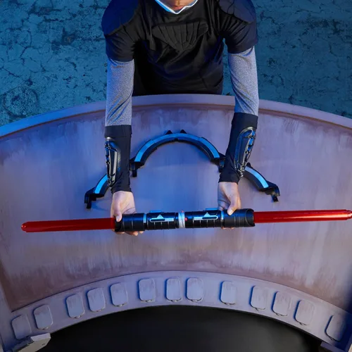 Vista 8 de STAR WARS Lightsaber Forge Inquisitor Masterworks Set de sable de luz electrónico de doble hoja, juguete de rol personalizable para niños a partir