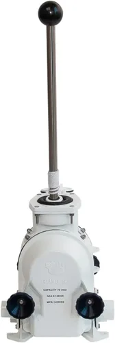 Vista 3 de Whale Gusher 30 Bomba de sentina manual de doble acción, caudal de hasta 31 GPM, para barcos de más de 40 pies