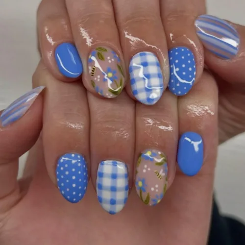 Vista 10 de Uñas postizas a presión con flores azules, uñas postizas medianas en forma de almendra, punta francesa, cobertura completa, uñas con pegamento