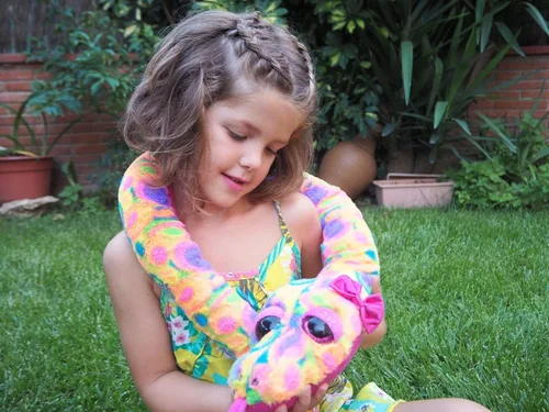 Vista 2 de Wild Republic Peluche de serpiente, animal de peluche de serpiente, juguete de peluche, serpiente para mascotas, Sherbert, 54 pulgadas