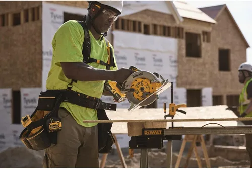 Vista 12 de DEWALT Sierra circular inalámbrica sin escobillas de 20 V MAX XR de 7-1/4 pulgadas, solo herramienta (DCS590B)