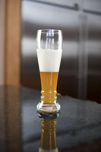 Vista 4 de Schott Zwiesel Tritan - Vaso de cerveza Bavaria de cristal, 22 onzas, juego de 6