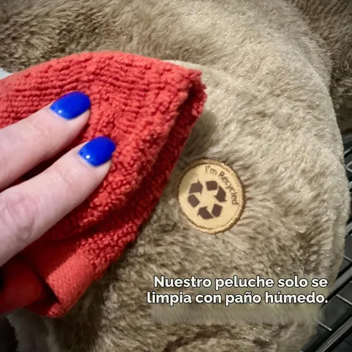 Vista 6 de The Petting Zoo Peluche de orangután hembra, Wild Onez, 9 pulgadas