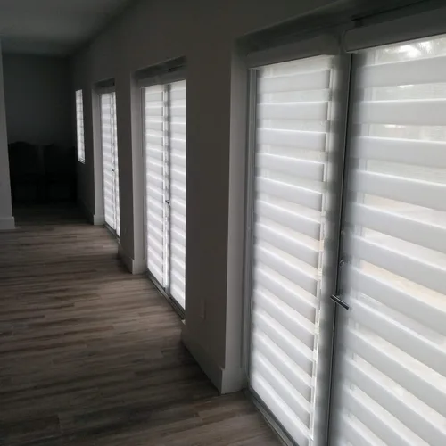 Vista 6 de Biltek Persianas enrollables sin cordones estilo cebra con diseño moderno, persianas enrollables con doble capa, persianas sólidas y transparentes