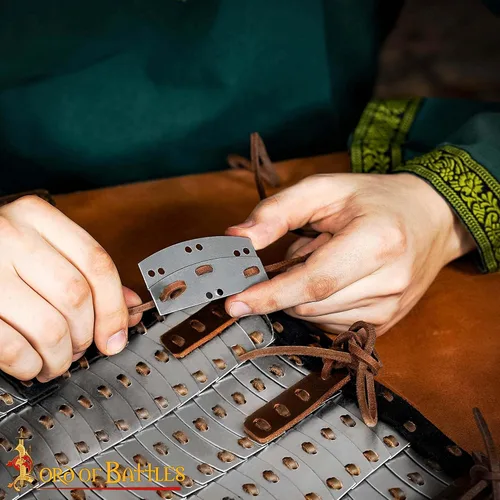 Vista 2 de Lord of Battles Lamellar Armor - Placas preperforadas, calibre 20, 100 unidades de placas de acero suave para armadura histórica, recreación