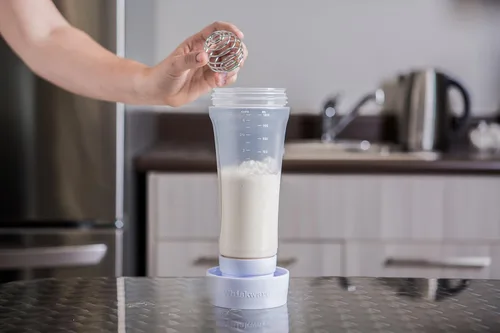 Vista 4 de Whiskware - Mezclador de masa de panqueques con batidor de alambre BlenderBall