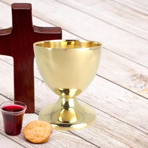 Vista 3 de Needzo Cáliz de vino de latón pulido alto, suministros de comunión de la iglesia católica, 3.25 pulgadas