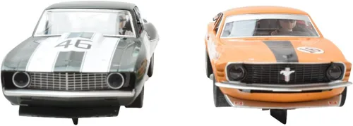 Vista 8 de Scalextric/Premium Hobbies Sports Car Challenge - Mustang VS Camaro 1:32 Escala Slot Car Race Set C1445T